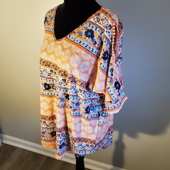 Cold Shoulder Tunic - Picture 3 of 6